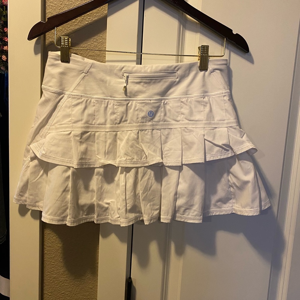 Lululemon Tennis Skirt size 6Reg white